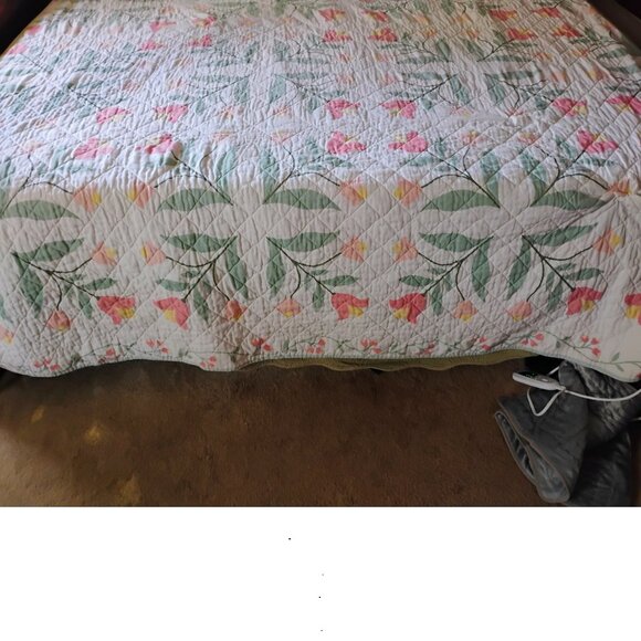 Tulip Motif Vintage Full Size Spread / Cutter Material - Picture 9 of 10